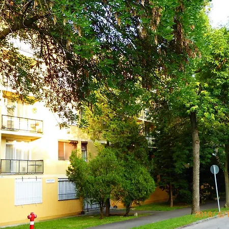 Poppies Apartman Apartment *