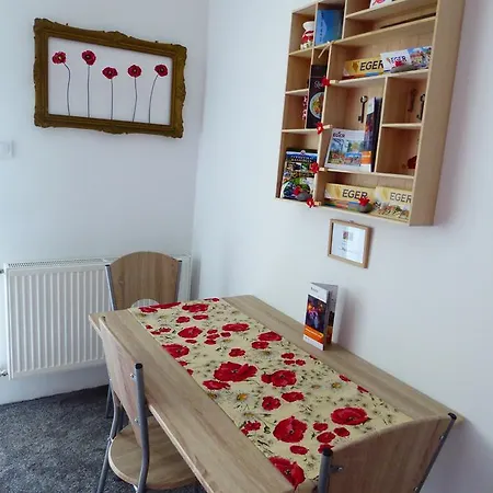 Poppies Apartman * Erlau