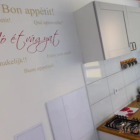 Poppies Apartman Apartment