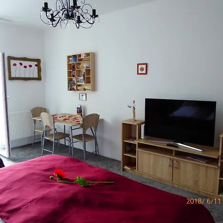 Poppies Apartman Apartment *